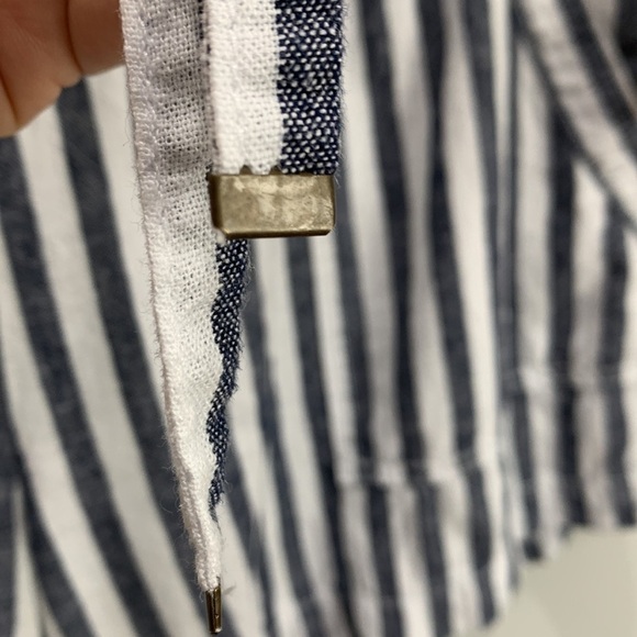 NWT- St. John's Bay Womens Linen Blend Mid Rise Soft Short Navy Stripe - Picture 7 of 11